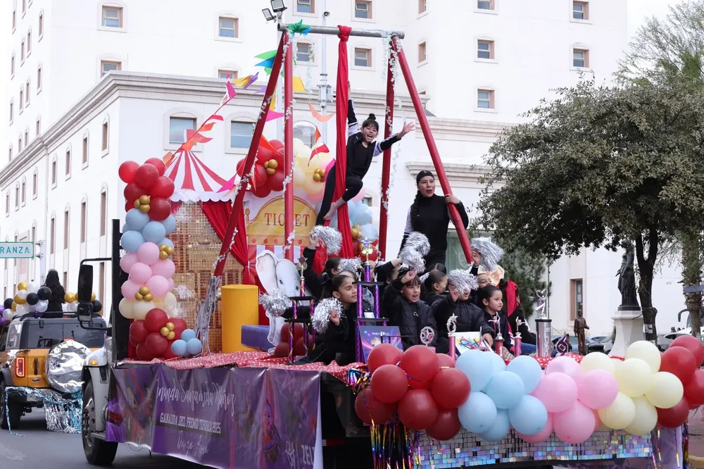 CON ORGULLO DESFILAN TEPORACA2