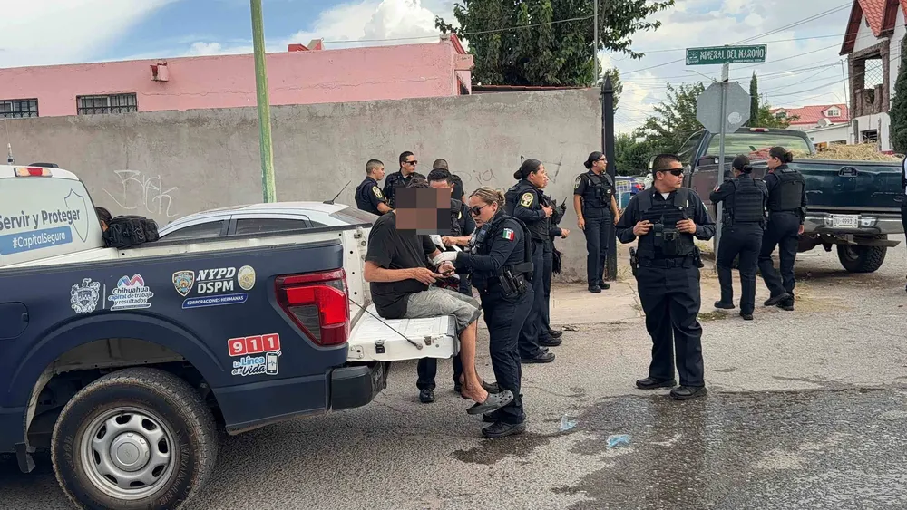 MUJER INTENTA QUEMAR CASA2
