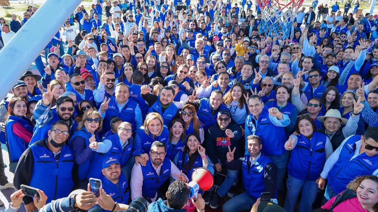 Convive Maru Campos con militantes del PAN8