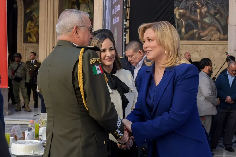 MARU ENCABEZA DIA EJERCITO10