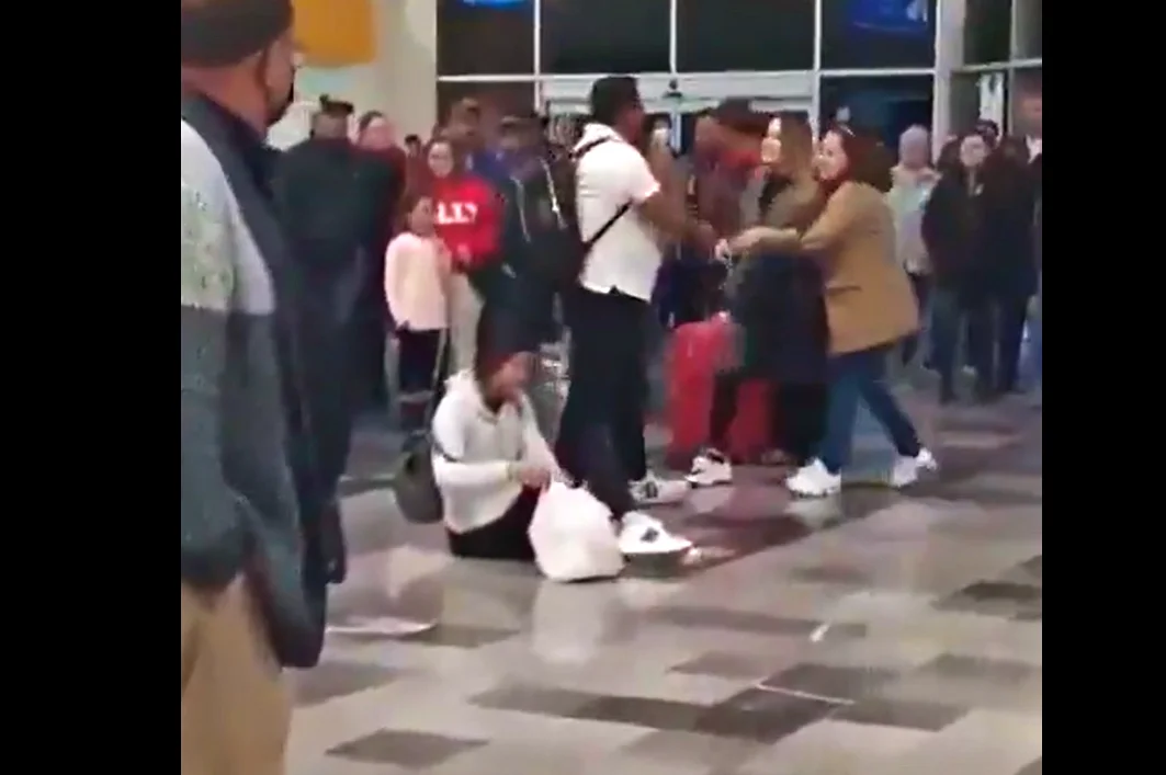 SORPRENDE ESPOSO AMANTE